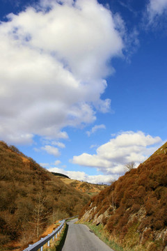 狹窄的山路