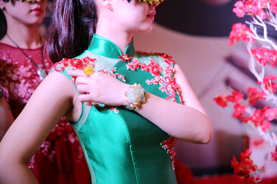 珠寶模特美女