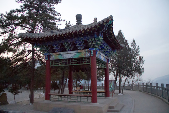 鐘亭 延安寶塔山