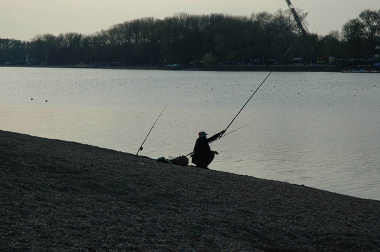 釣魚(yú)