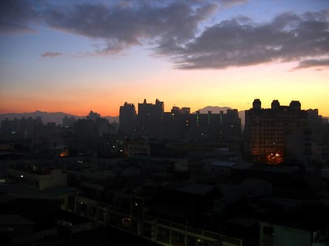 城市的黎明