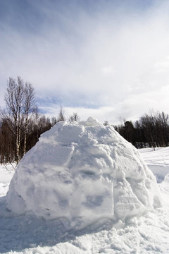 雪塊砌成的圓頂小屋
