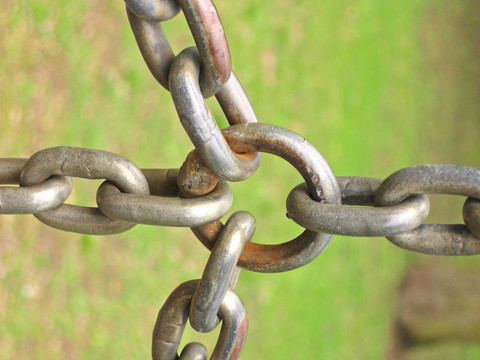 chains3.jpg