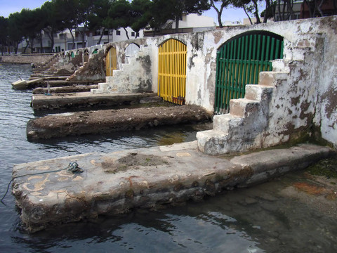 船在Port島