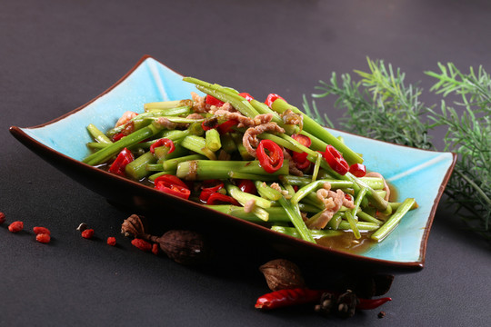 臘肉熏干芹菜