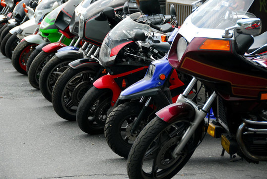 排摩托車(chē)