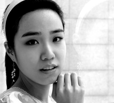 黑白女性肖像