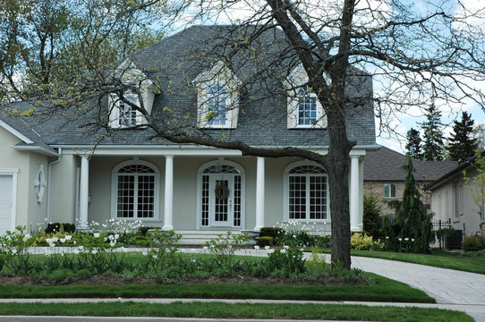 豪華的粉刷房子