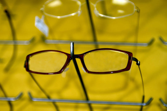 eyeglasse框架上墻顯示