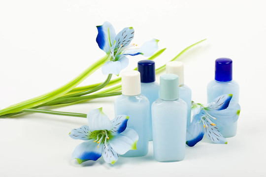 藍色成分：與Flower的化妝品