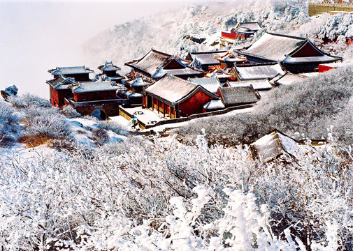 山巔廟宇群