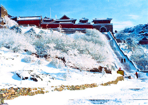 雪山寺廟