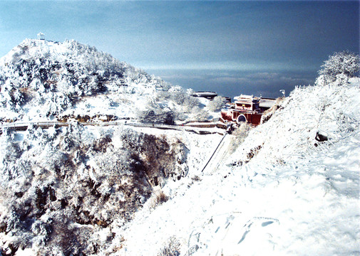 雪山美景