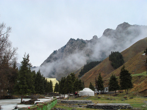 天山