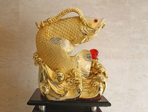 納財金龍