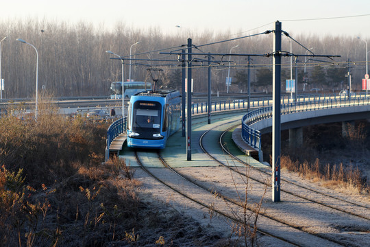 清晨陽(yáng)光中的有軌電車(chē) 沈陽(yáng)