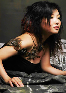 現(xiàn)代的女孩