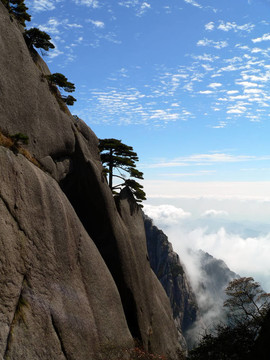 云中山峰