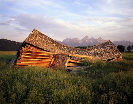 fallingdownbarn