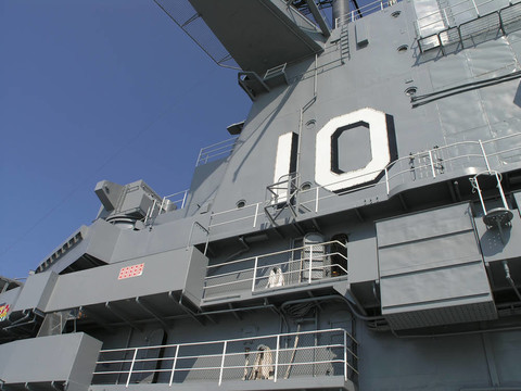 美國(guó)航空母艦約克鎮(zhèn)號(hào)橋
