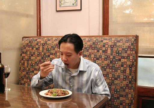 商務(wù)男子午餐2