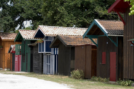 小屋在比加諾斯；法國