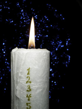 白色日歷燭光