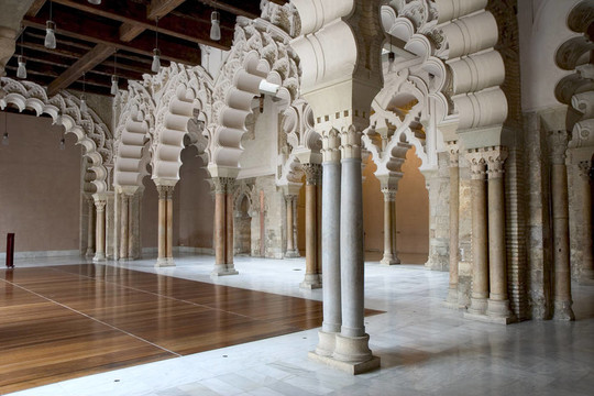 La aljaferia；Zaragoza
