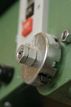螺釘和機器人