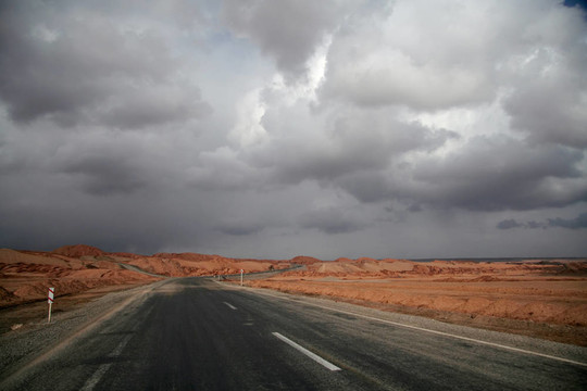在Desert的路上