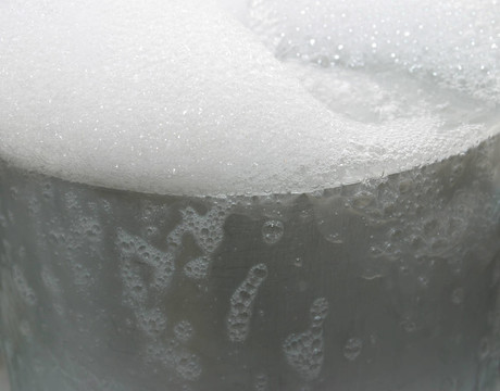 肥皂水