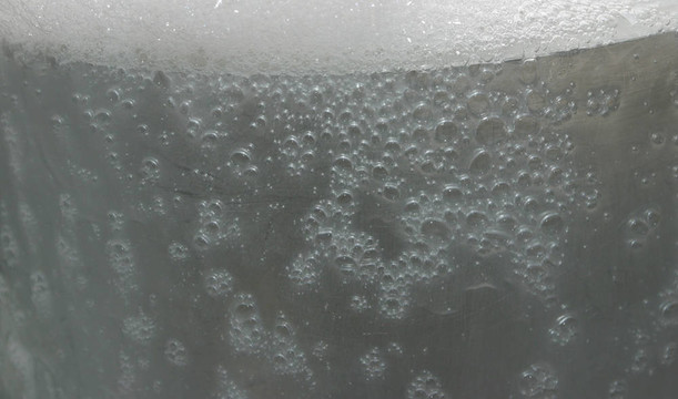 肥皂水