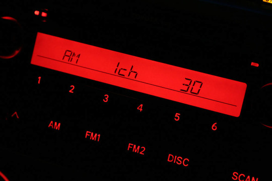 車上的收音機(jī)