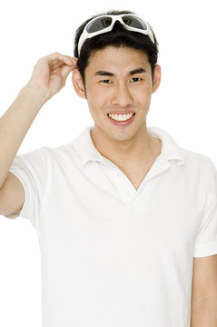 戴著墨鏡的男人