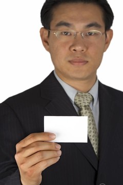 拿著名片