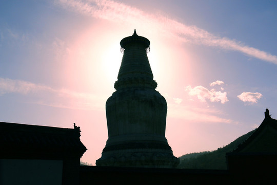 塔院寺 的白塔