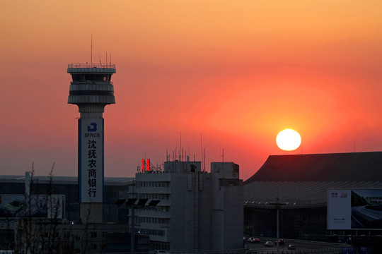 夕陽黃昏 沈陽機(jī)場全景