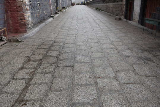 石板路