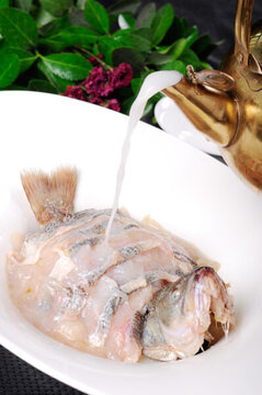 灌湯鱸魚
