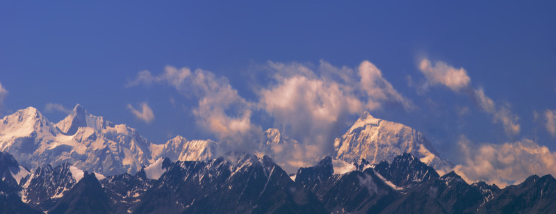 雪山晨曦