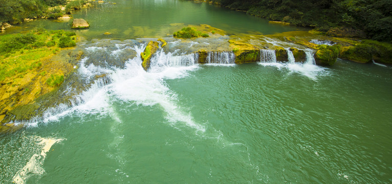 河流 山泉