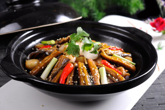 生焗土鱔魚(yú)