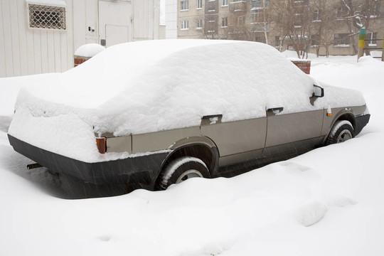 車上的雪
