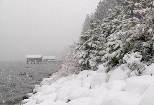 暴風(fēng)雪在太浩湖
