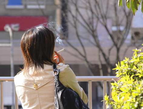 城市吸煙者