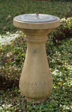 日晷在花園
