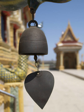 在佛教寺廟的鐘聲