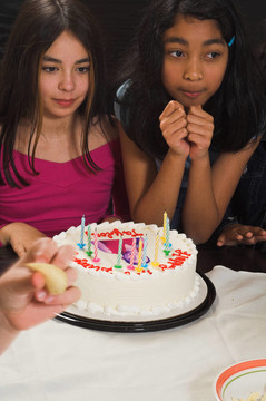 十幾歲的孩子慶祝生日