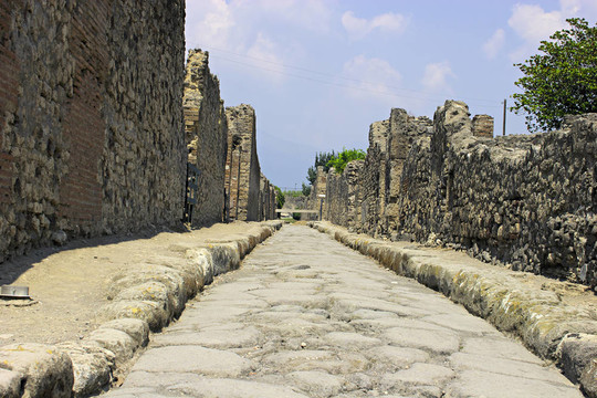 龐貝古城街。