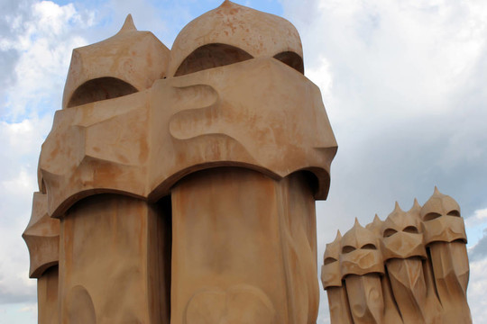 Casa Mila；巴塞羅那。